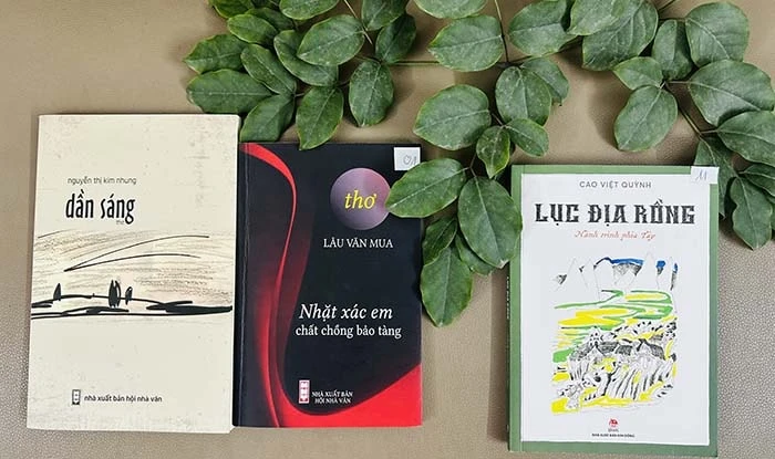 Thu hồi giải thưởng Tác giả trẻ với tập thơ của Lâu Văn Mua do vi phạm quy chế