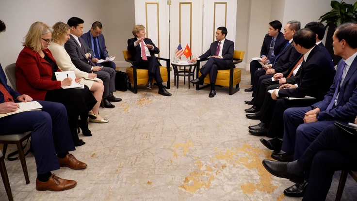 Đại tướng Phan Văn Giang tiếp Thứ trưởng thứ nhất Bộ Chiến tranh Mỹ 