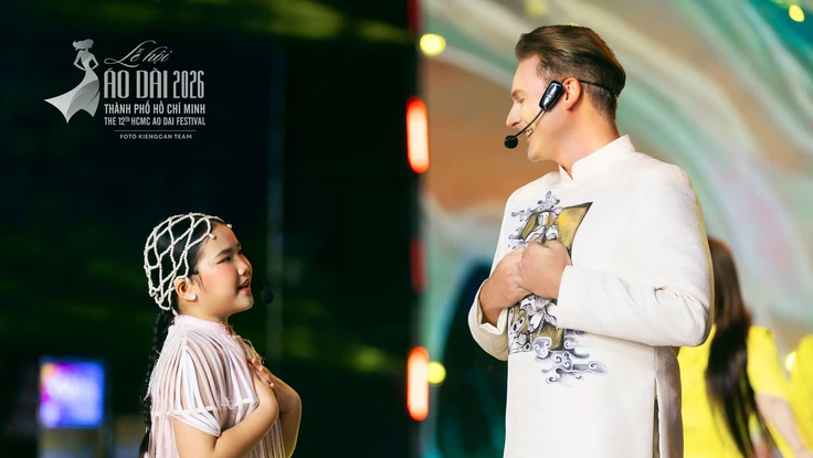 Gabi Bảo Uyên, cô bé song ca cùng Kyo York tại Lễ hội Áo dài TP.HCM là ai?