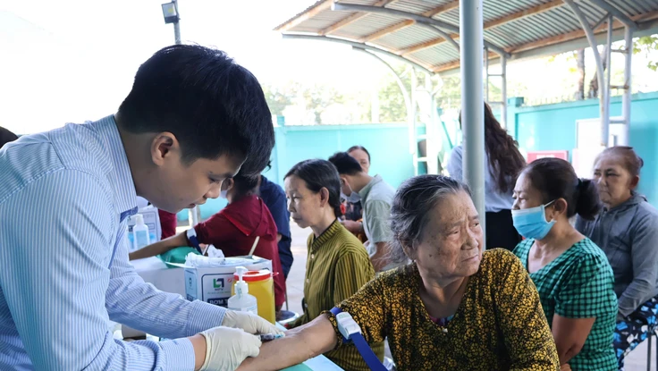 Khám bệnh, tầm soát miễn phí cho hơn 2.000 người dân TP.HCM