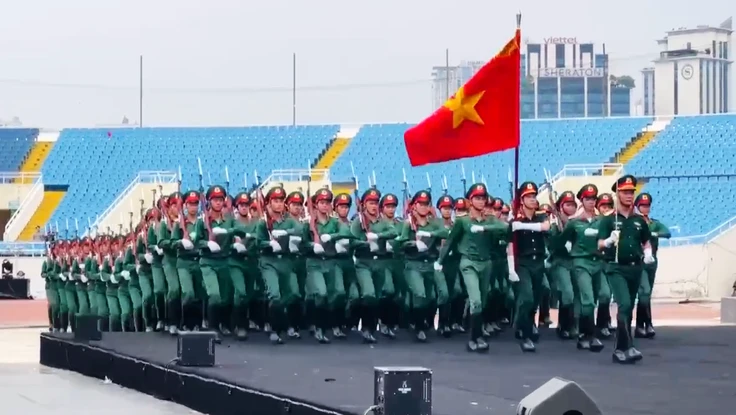 Clip hơn 1.000 cán bộ, chiến sĩ tập luyện cho phân cảnh tại 'Âm vang Tổ quốc 2026'