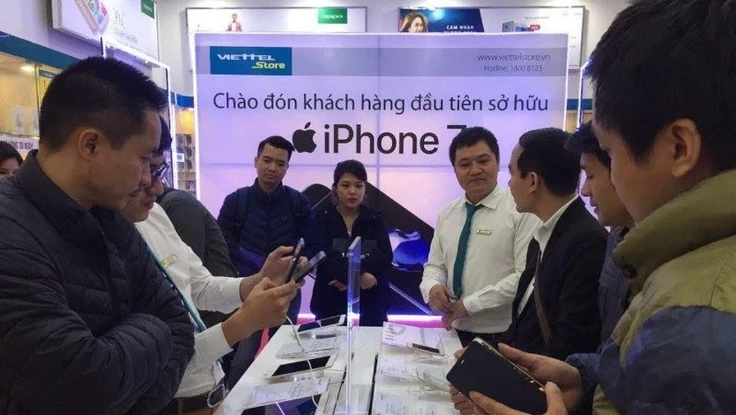 Viettel Store giao 4.000 iPhone trong ngày mở bán 
