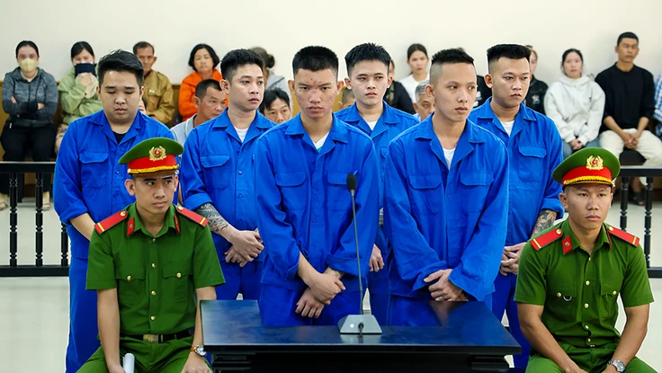 TAND An Giang tuyên án nhóm bị cáo giải quyết mâu thuẫn bằng dao làm 1 người tử vong