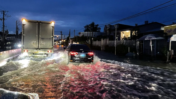 Quốc lộ 1 đoạn qua Cần Thơ sắp hết cảnh cứ triều cường dâng là ngập