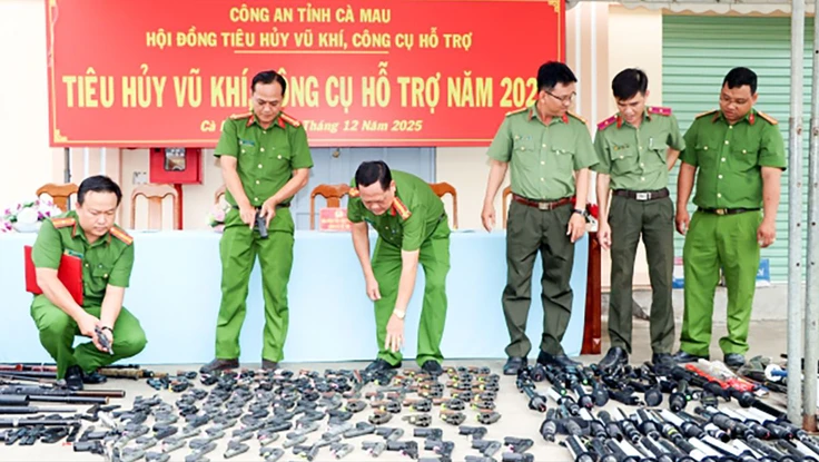 Cà Mau vận động thu hồi, thu gom 123 khẩu súng và hàng trăm viên đạn