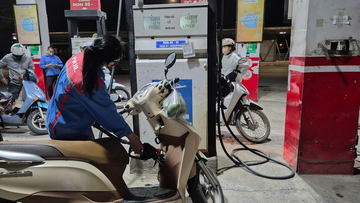 Chiều 8-4, giá xăng dầu giảm hàng loạt