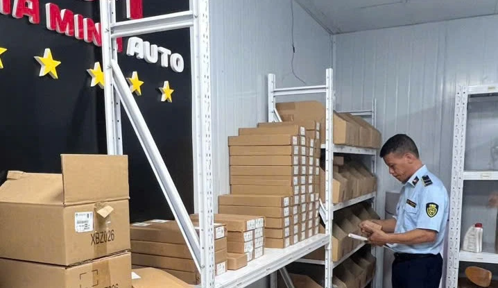 Phát hiện doanh nghiệp kinh doanh hàng trăm phụ tùng ô tô nghi giả 