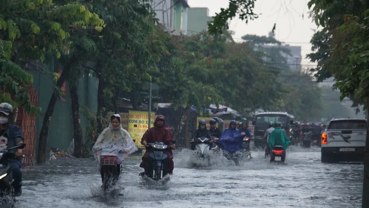 Không khí lạnh kèm mưa lớn đã vào Việt Nam, Cao Bằng giảm liền 10 độ