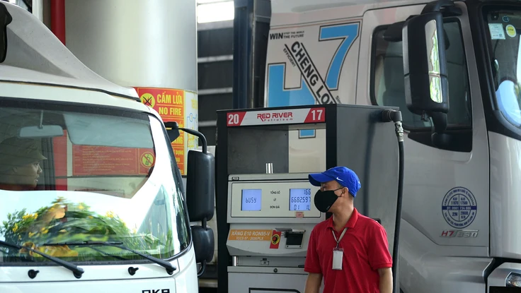 Chiều 11-6: Giá xăng dầu đồng loạt giảm mạnh