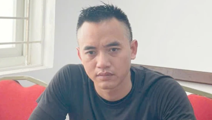 Danh tính tài xế bị tạm giữ do chèn ép 3 người trên xe máy ngã xuống đường