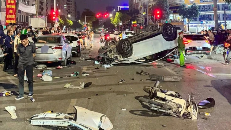 Tạm giữ hình sự tài xế xe Lexus gây tai nạn liên hoàn ở Hà Nội 