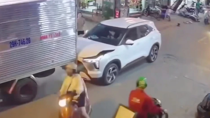 Công an thông tin kết quả nồng độ cồn vụ nữ tài xế ô tô va chạm liên hoàn ở Hà Nội