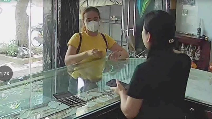 Công an truy tìm khẩn cấp đôi nam nữ liên quan vụ cướp giật ở tiệm vàng