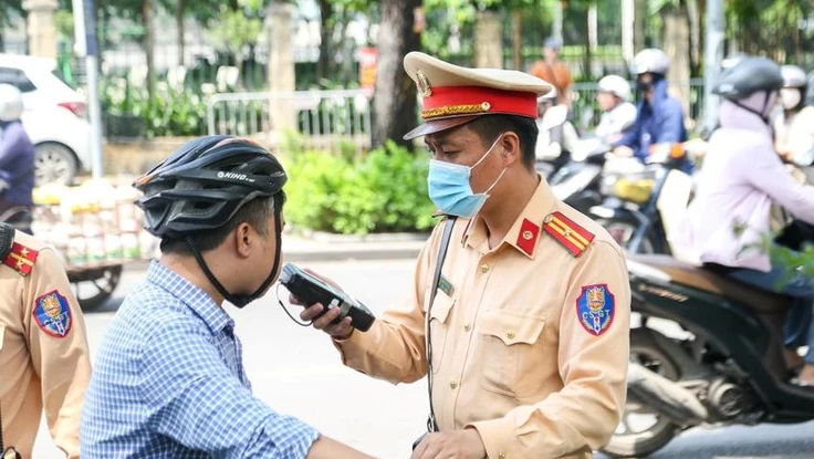 Thêm góc nhìn về việc coi lái xe khi có nồng độ cồn là tội phạm