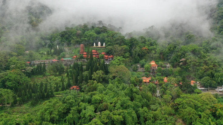 Đỉnh thiêng Tà Kóu