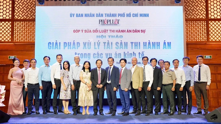 Luật sư xông đất đầu năm