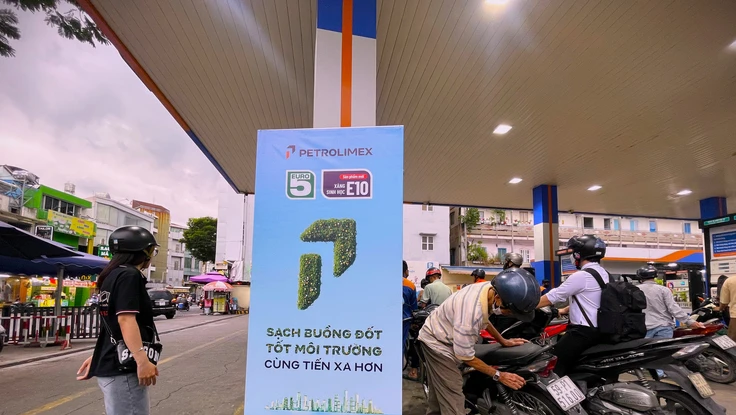 Xăng E10 bắt đầu bán đại trà, xăng A95 sắp biến mất