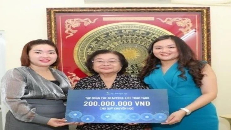 1 công ty tặng 200 triệu đồng cho Quỹ học bổng Vừ A Dính