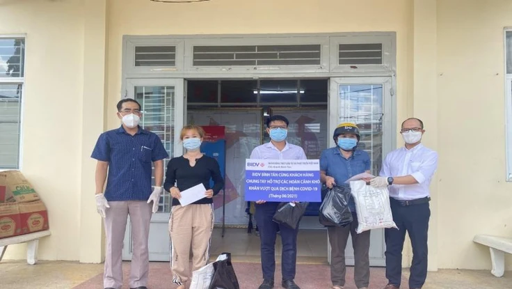 BIDV Bình Tân cùng đối tác hỗ trợ người dân khó khăn vì COVID-19