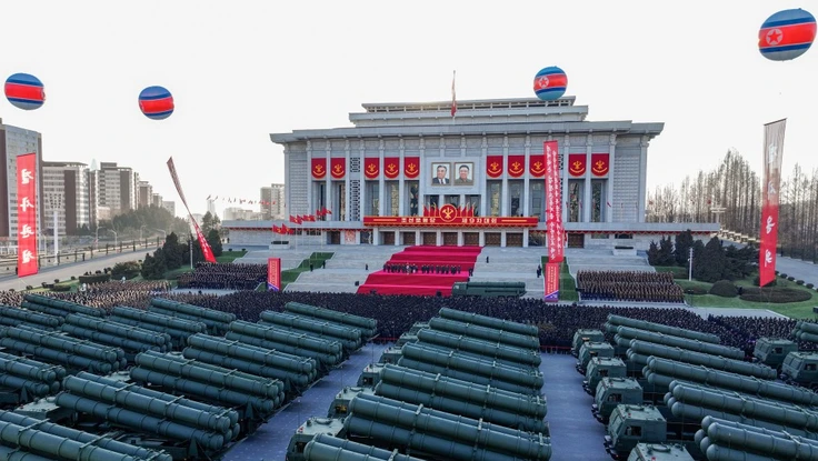 CHÙM ẢNH: Triều Tiên trưng bày vũ khí cho 'cuộc tấn công tập trung siêu mạnh'