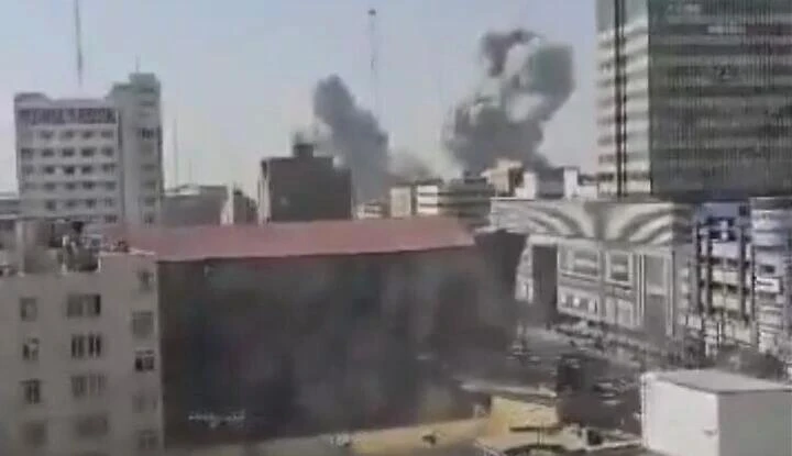 VIDEO: Nổ lớn ở thủ đô Iran sau cuộc tấn công của Israel