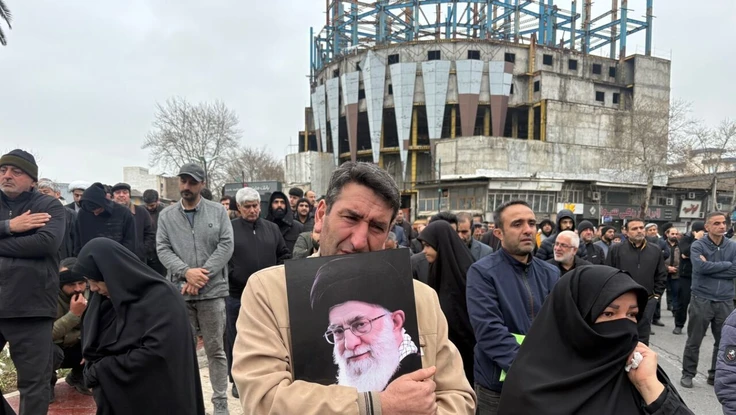 ẢNH, VIDEO: Dân Iran tiếc thương Lãnh tụ Tối cao Khamenei