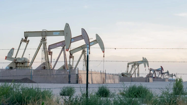 Giá dầu, vàng, chứng khoán nhảy múa vì xung đột Mỹ/Israel-Iran, kinh tế toàn cầu sẽ thế nào?