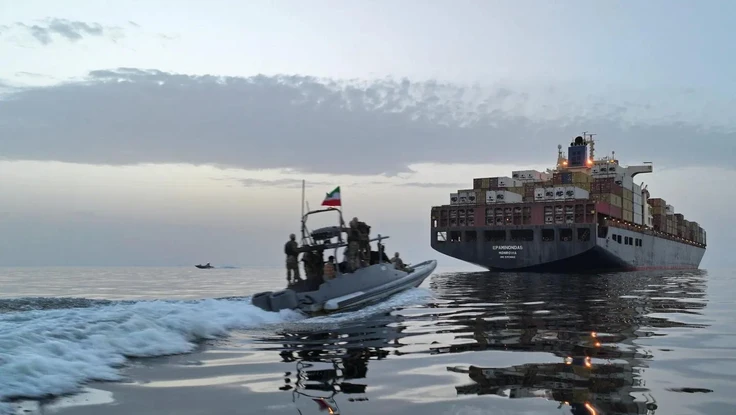 Ngày càng căng thế giằng co Mỹ - Iran ở eo biển Hormuz