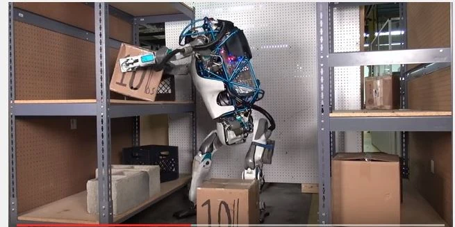 Xem Robot Atlas hình người hoạt động trên cả tuyệt vời