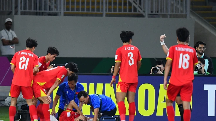 Tin không vui về chấn thương của Hiểu Minh và nỗi buồn kép của U-23 Việt Nam