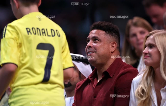 Bất ngờ Ronaldo sang Indonesia huấn luyện đội DRX World Legends