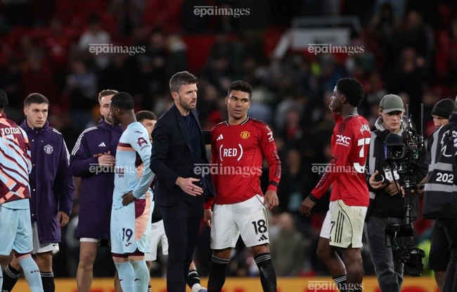 Cunha tiết lộ Casemiro cần ở lại MU, HLV Carrick giống Alex Ferguson
