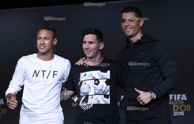 Neymar có thứ Messi và Ronaldo không có