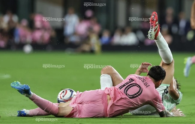 World Cup chưa đá, Messi đã gặp hạn lớn