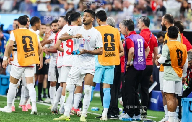 World Cup đang đá hay tự dưng... nghỉ uống nước