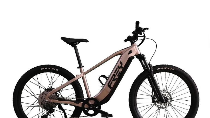 Xe đạp điện có động cơ 1.000W đi được gần 200 km