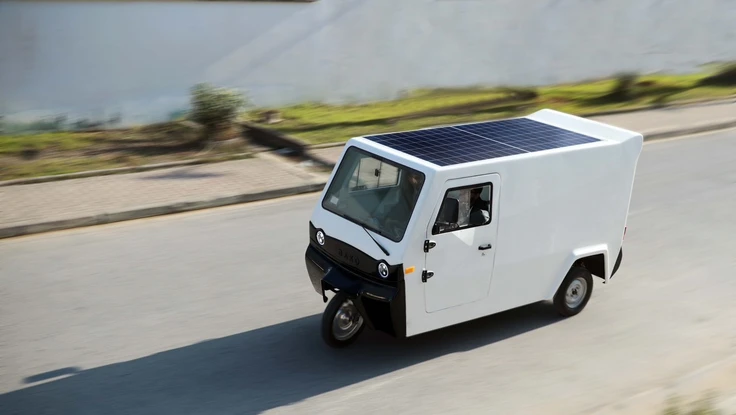 Xe ba bánh điện mặt trời để vận chuyển hàng hóa với giá 94 triệu đồng