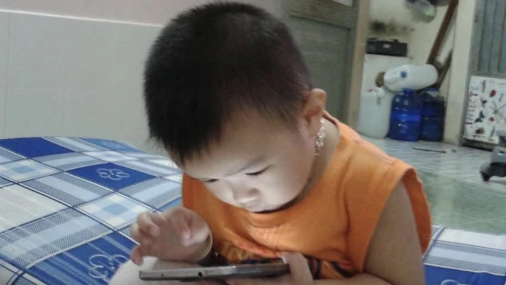 Những lời khuyên giúp giảm thời gian sử dụng điện thoại nhằm giúp bảo vệ mắt