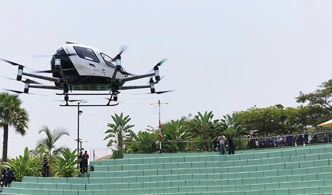 Máy bay không người lái của Trung Quốc lần đầu cất cánh chở khách tại châu Phi