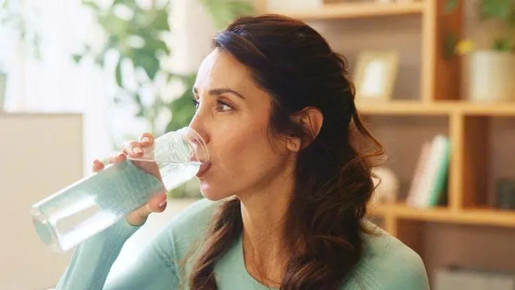 Uống nước vào lúc nào để tối ưu hóa sức khỏe?