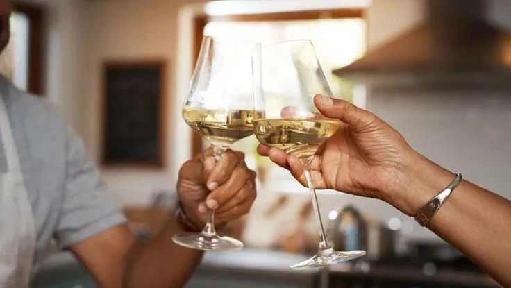 Huyết áp và cân nặng thay đổi kinh ngạc thế nào sau khi ngừng uống rượu bia?