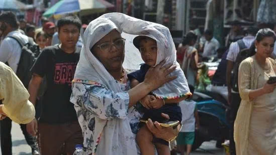 7 hướng dẫn của bác sĩ giúp bảo vệ trẻ em khỏi nắng nóng gay gắt