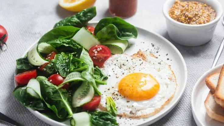 7 loại thực phẩm nên kết hợp với ăn trứng để no lâu và tràn đầy năng lượng