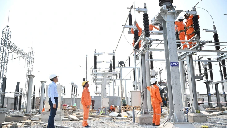Ngành điện sát cánh cùng người lao động trên các công trường thi công xuyên dịp Lễ 30-4 