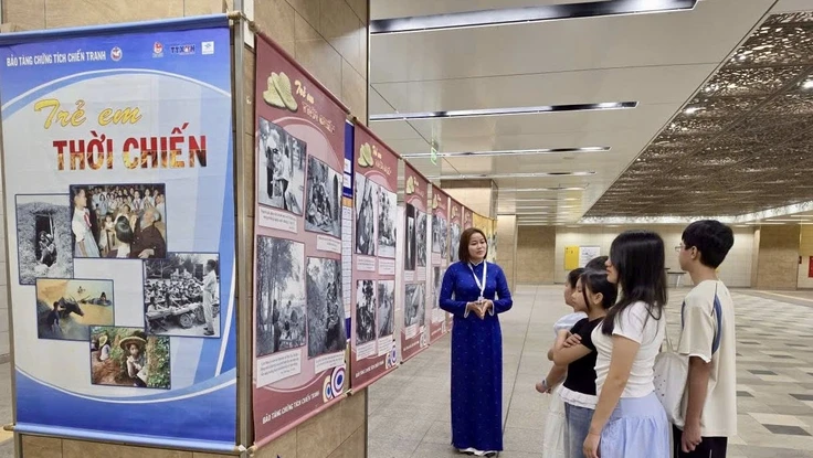 Triển lãm 'Trẻ em thời chiến' lần đầu được tổ chức tại ga metro số 1 TP.HCM