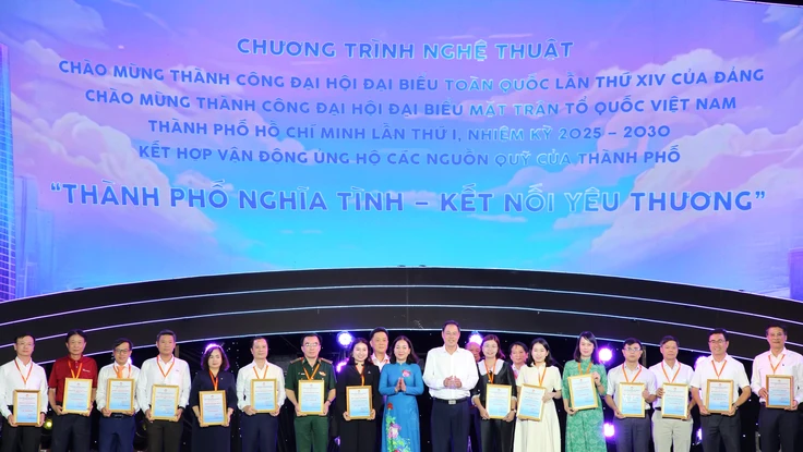 Agribank hỗ trợ 6 tỷ đồng cho người nghèo, đối tượng chính sách tại TP.HCM dịp Tết Bính Ngọ 2026