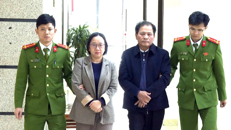 Khởi tố 2 giám đốc công ty xe điện chở khách du lịch ở Sầm Sơn