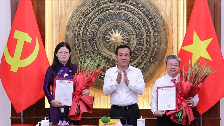 Bà Lương Thị Hoa làm Phó Trưởng Đoàn ĐBQH chuyên trách tỉnh Thanh Hóa