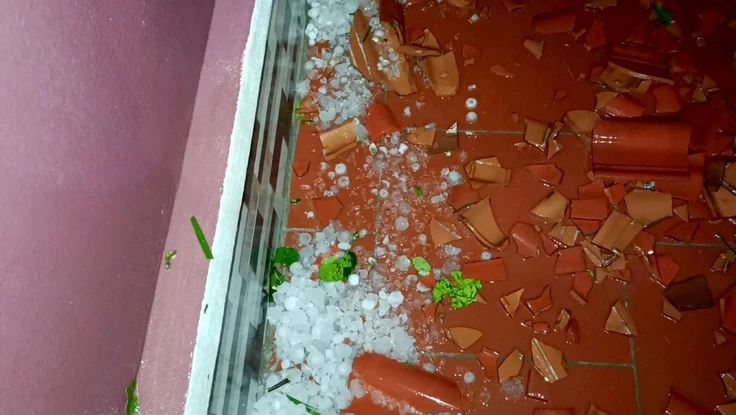 Thanh Hóa: Mưa đá, dông lốc xuất hiện bất thường