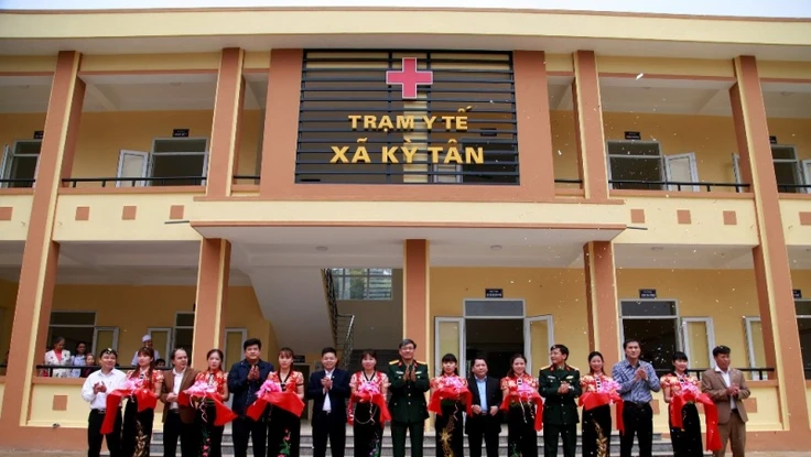 Viettel trao tặng trạm y tế ở Thanh Hóa